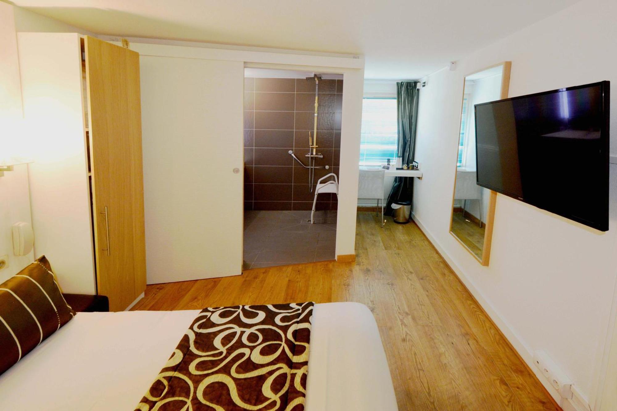 Logis - Hotel & Restaurant Des Lacs Paris Sud Viry-Châtillon Zewnętrze zdjęcie