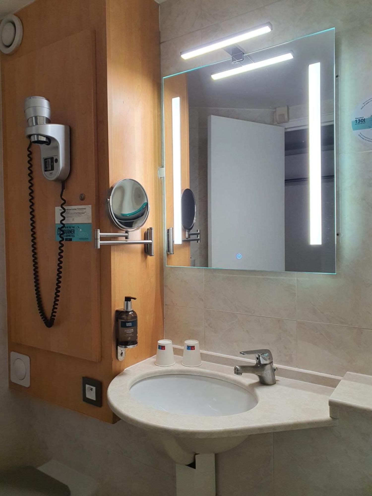 Logis - Hotel & Restaurant Des Lacs Paris Sud Viry-Châtillon Zewnętrze zdjęcie